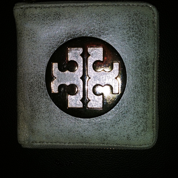 Tory Burch small zip wallet - Picture 1 of 15